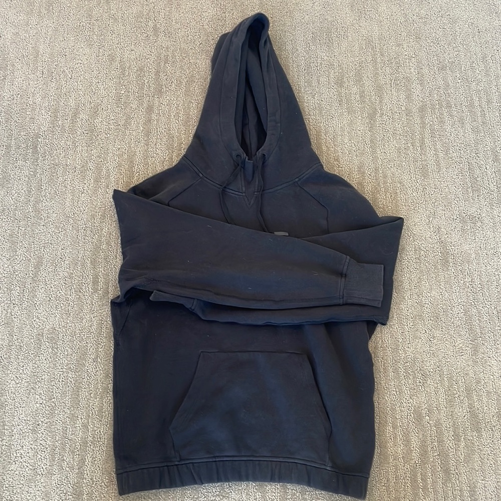 Lululemon sweatshirt